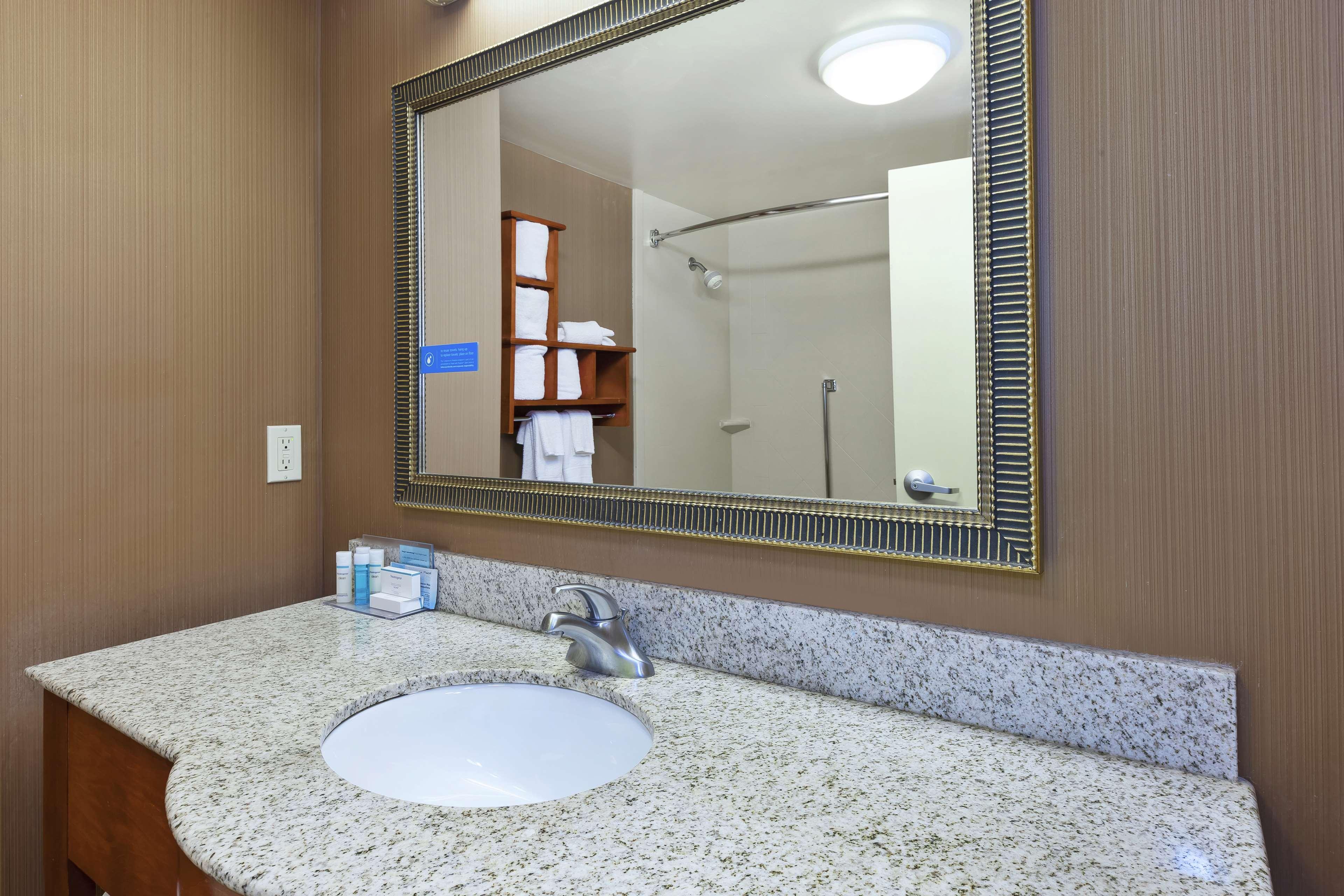 Hampton Inn & Suites Grand Rapids-Airport 28Th St Cascade Extérieur photo