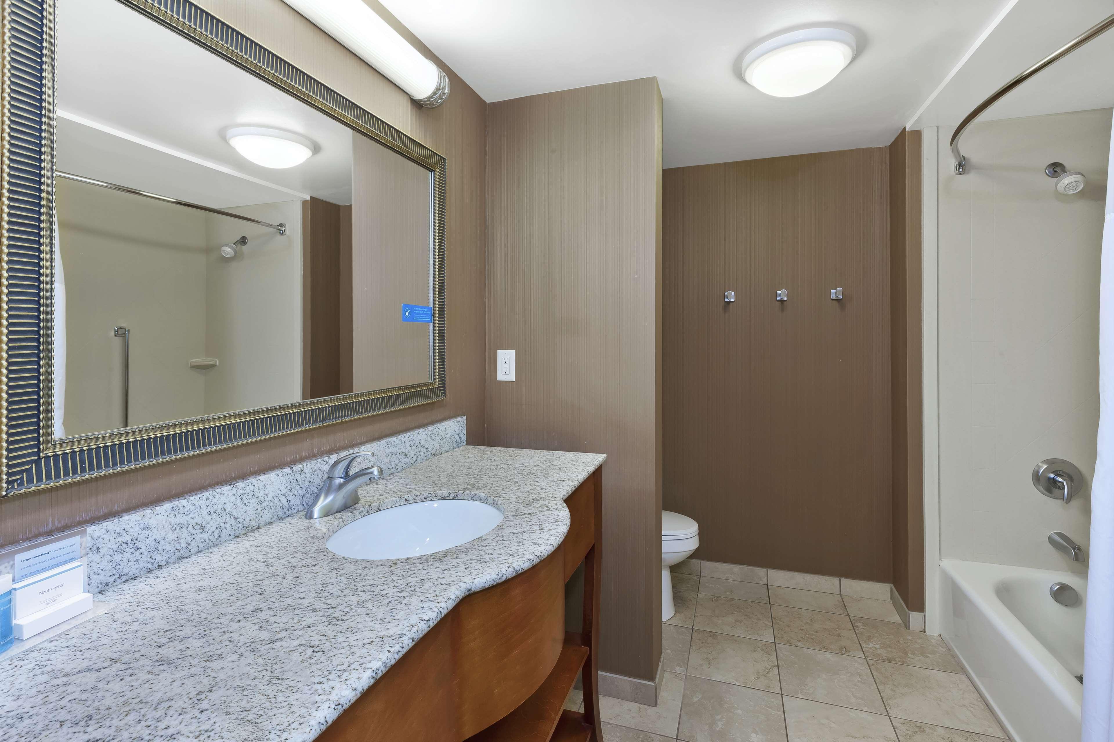 Hampton Inn & Suites Grand Rapids-Airport 28Th St Cascade Extérieur photo