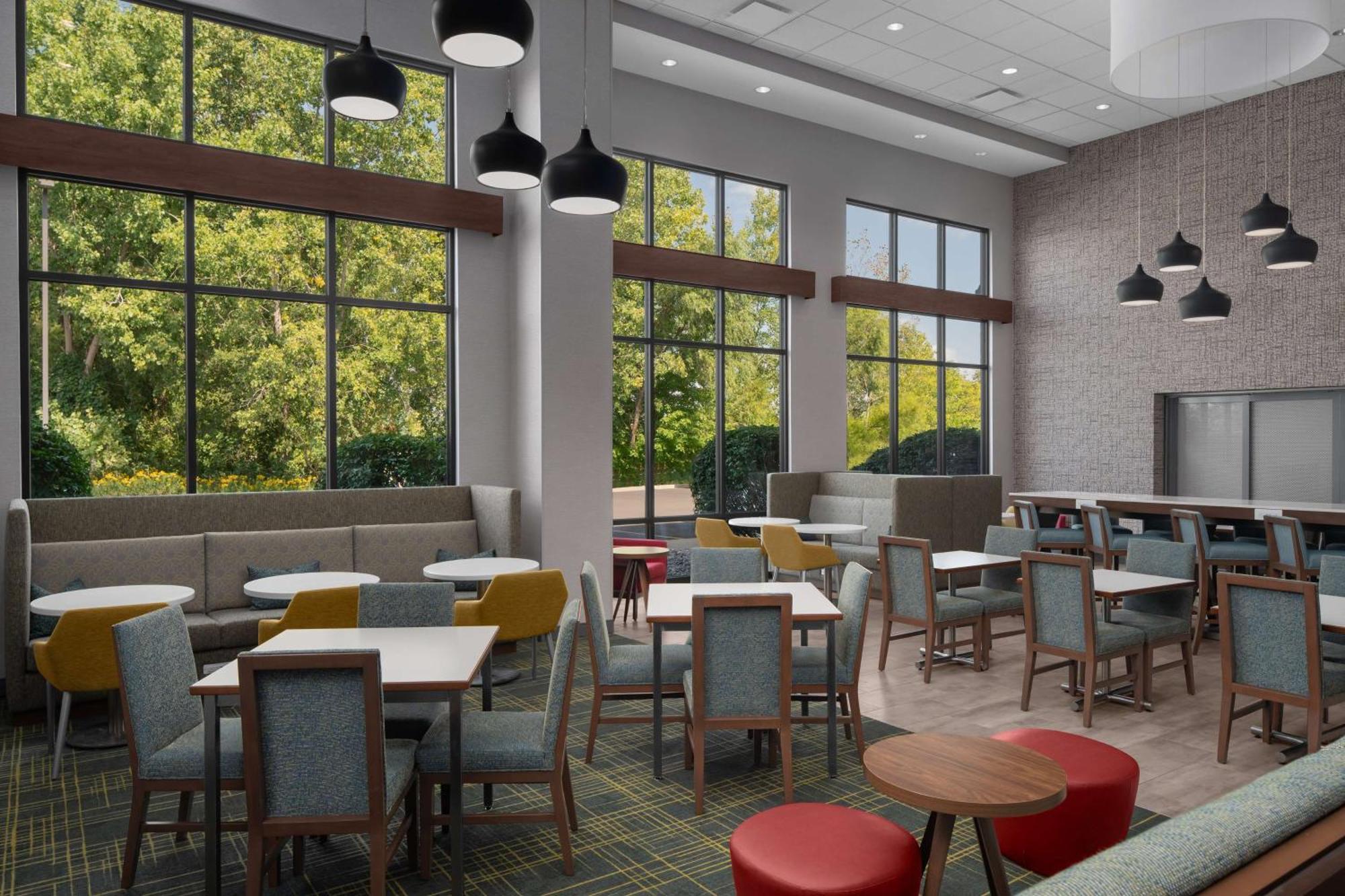 Hampton Inn & Suites Grand Rapids-Airport 28Th St Cascade Extérieur photo